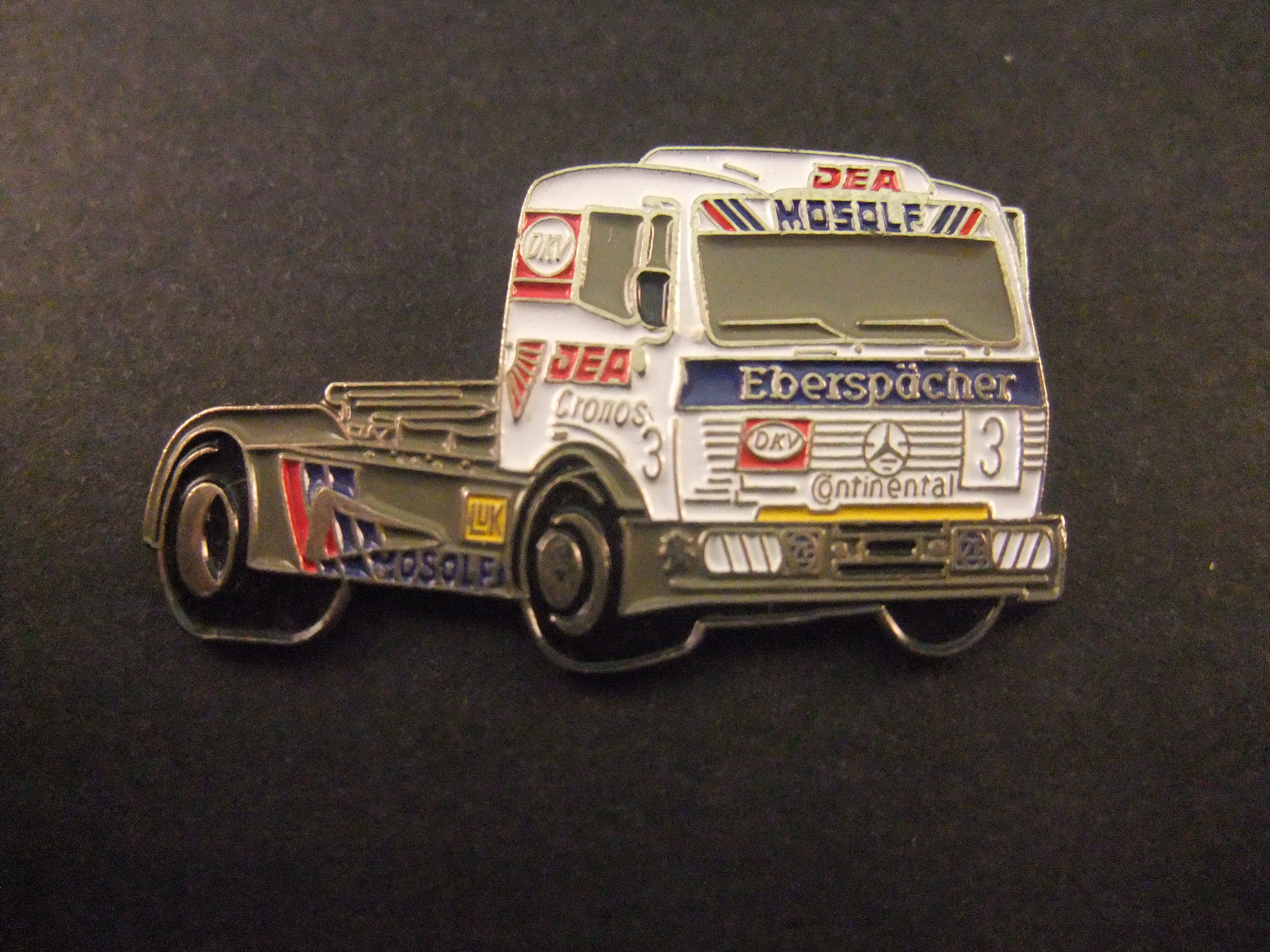 Mercedes vrachtwagentruck Parijs-Dakar diverse sponsors